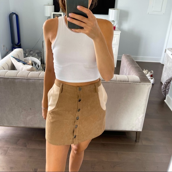 Beige mini skirt - Picture 1 of 5